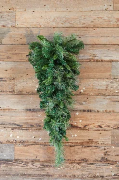 Decorator's Warehouse Christmas Teardrops^36” Belgium Teardrop