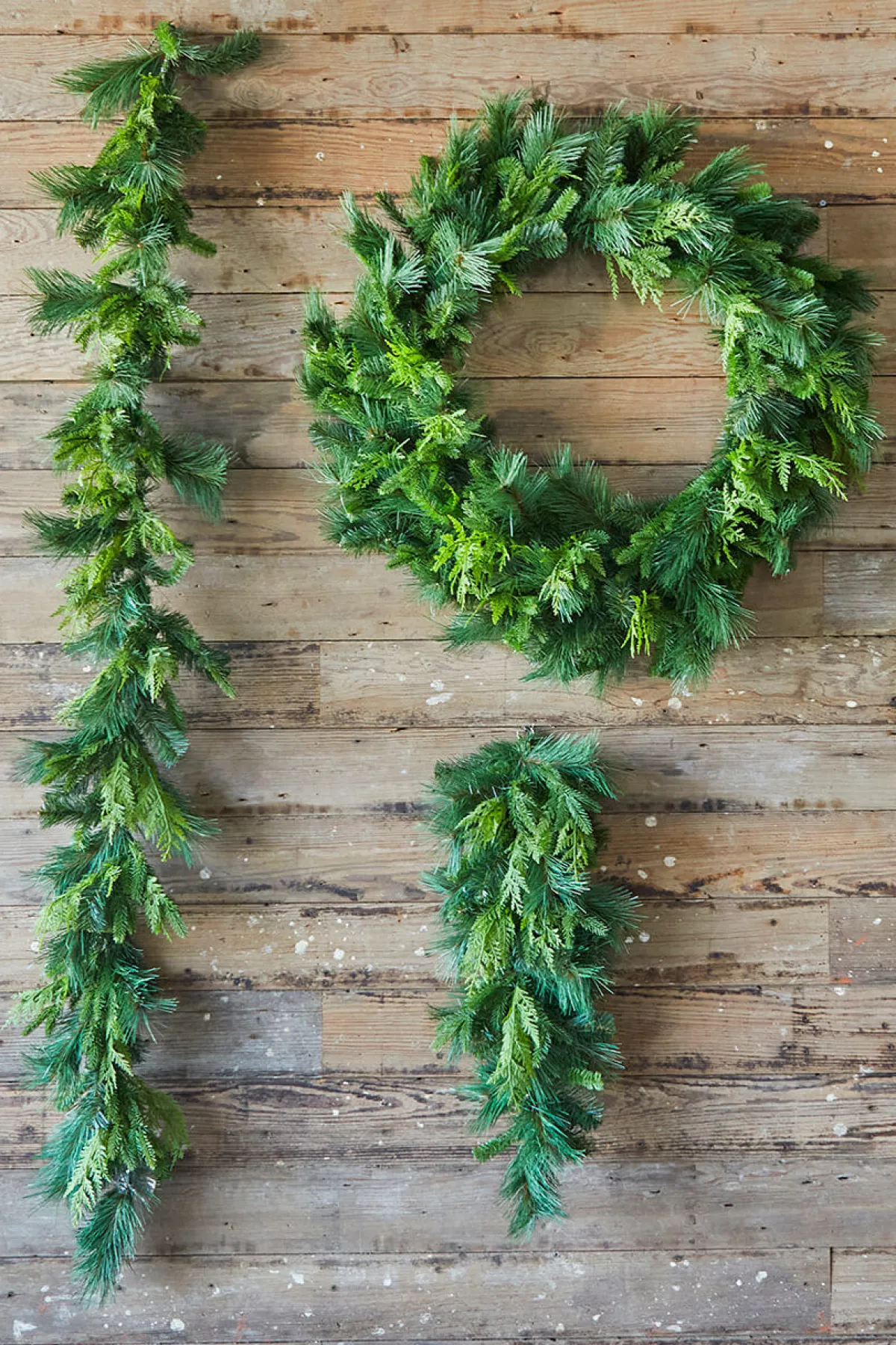 Decorator's Warehouse Christmas Wreaths^36" Bristle Pine With Natural Touch Evergreen Wreath