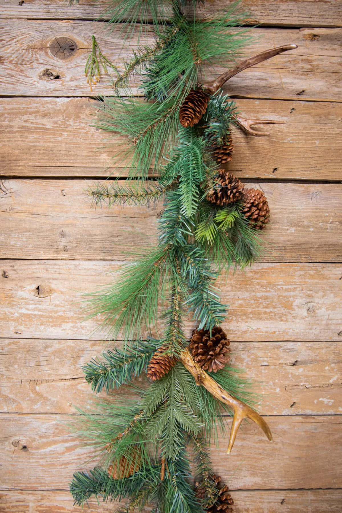 Decorator's Warehouse Christmas Garlands^6’ Christmas Pine & Antler Garland