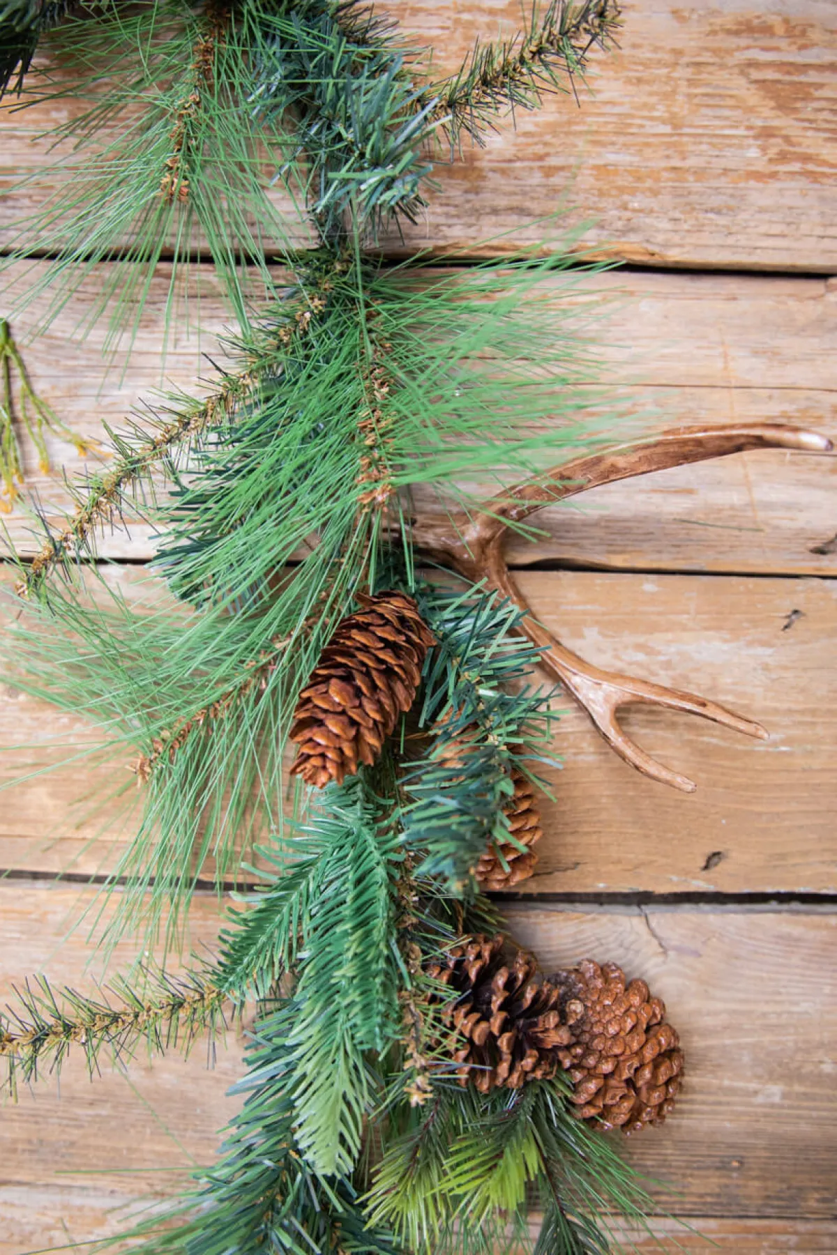Decorator's Warehouse Christmas Garlands^6’ Christmas Pine & Antler Garland