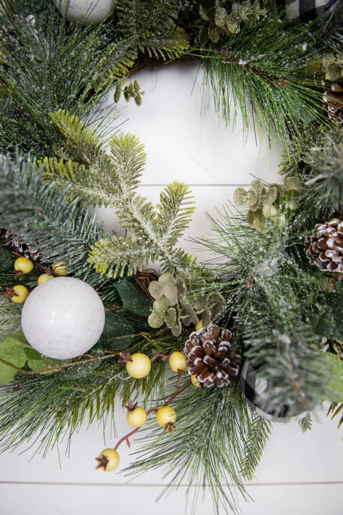 Decorator's Warehouse Christmas Wreaths^20” Christmas Pine Wreath With Ornaments , Cones & Berries