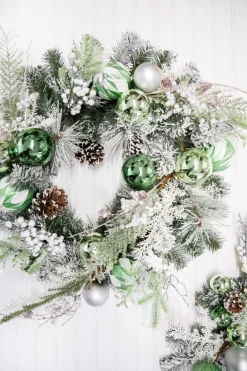 Decorator's Warehouse Christmas Wreaths^24” Christmas Pine/Ball Wreath