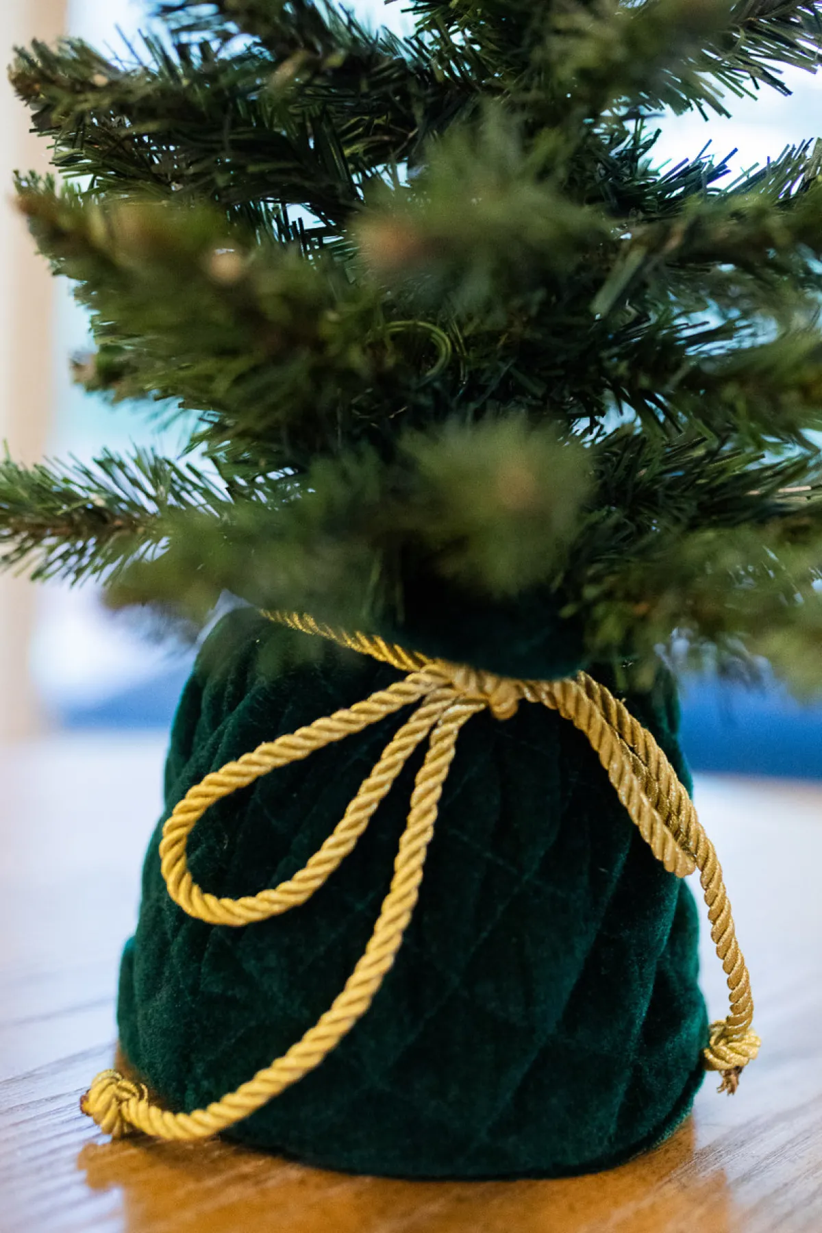 Decorator's Warehouse Christmas Accents^18” Christmas Tree In Green Decorative Bag