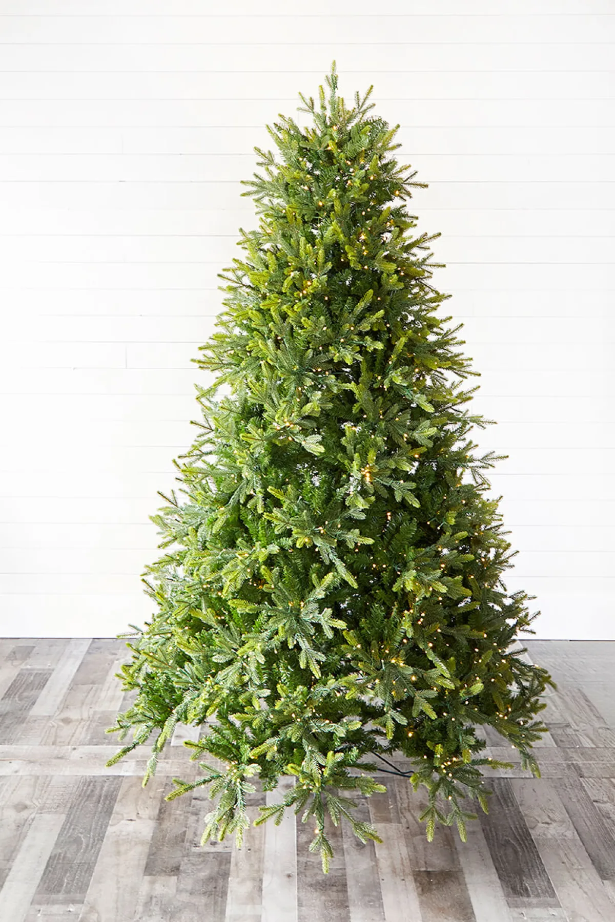 Decorator's Warehouse Christmas Trees|Christmas Trees^7.5' Deluxe Trinity Pine Artificial Christmas Tree With 2000 Color-Changing Lights