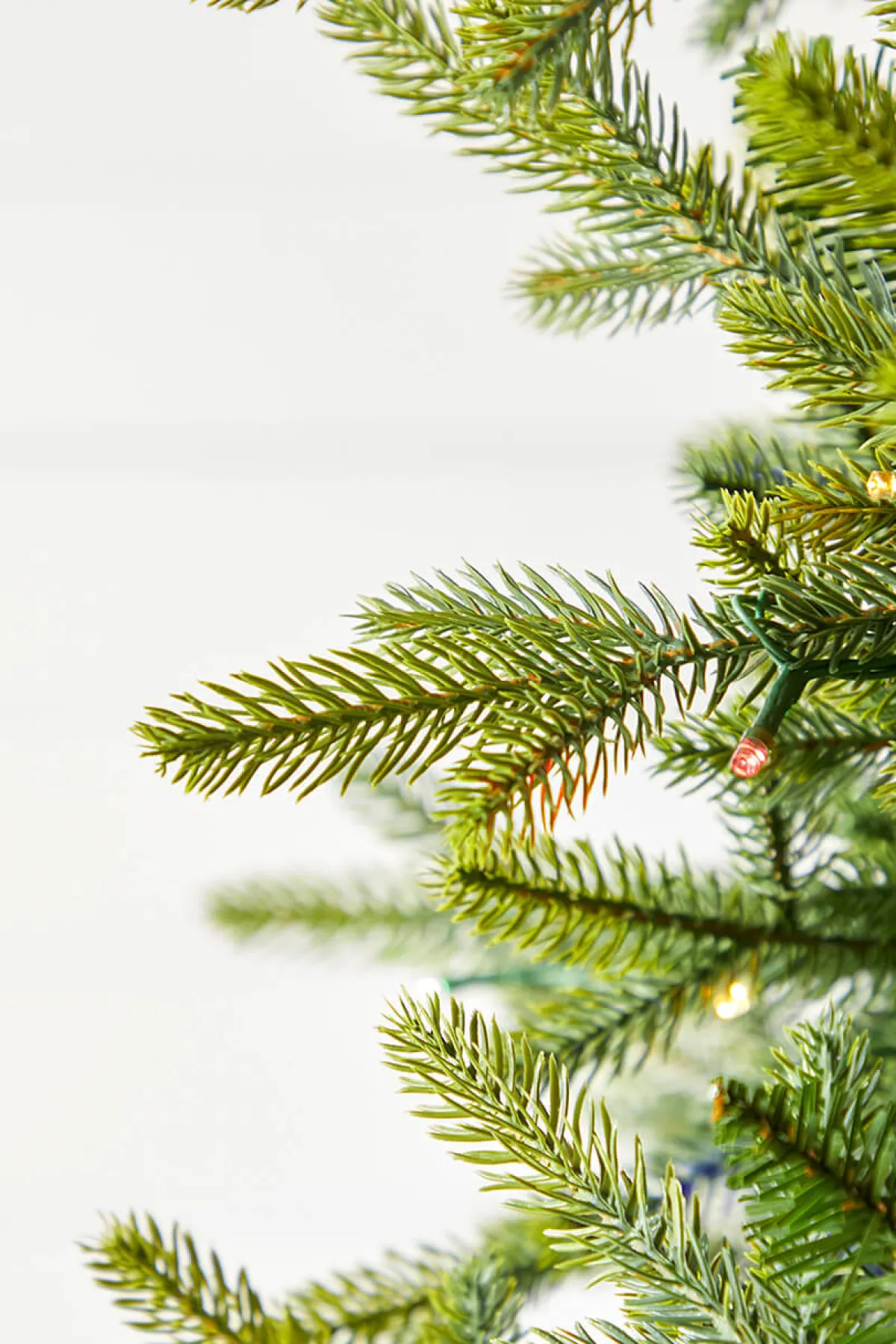 Decorator's Warehouse Christmas Trees|Christmas Trees^7.5' Deluxe Trinity Pine Artificial Christmas Tree With 2000 Color-Changing Lights