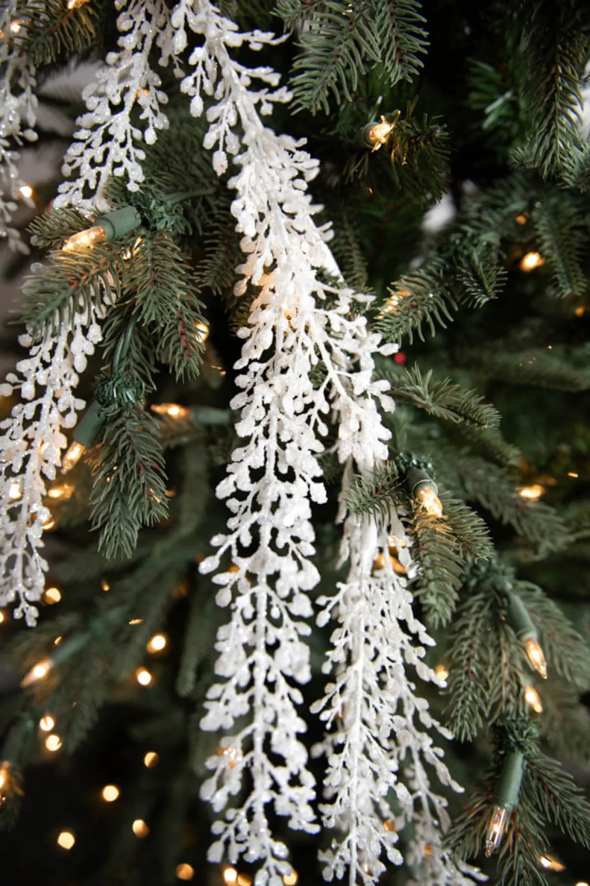 Decorator's Warehouse Christmas Garlands^48" Glitter/Sequin Artemisia Garland