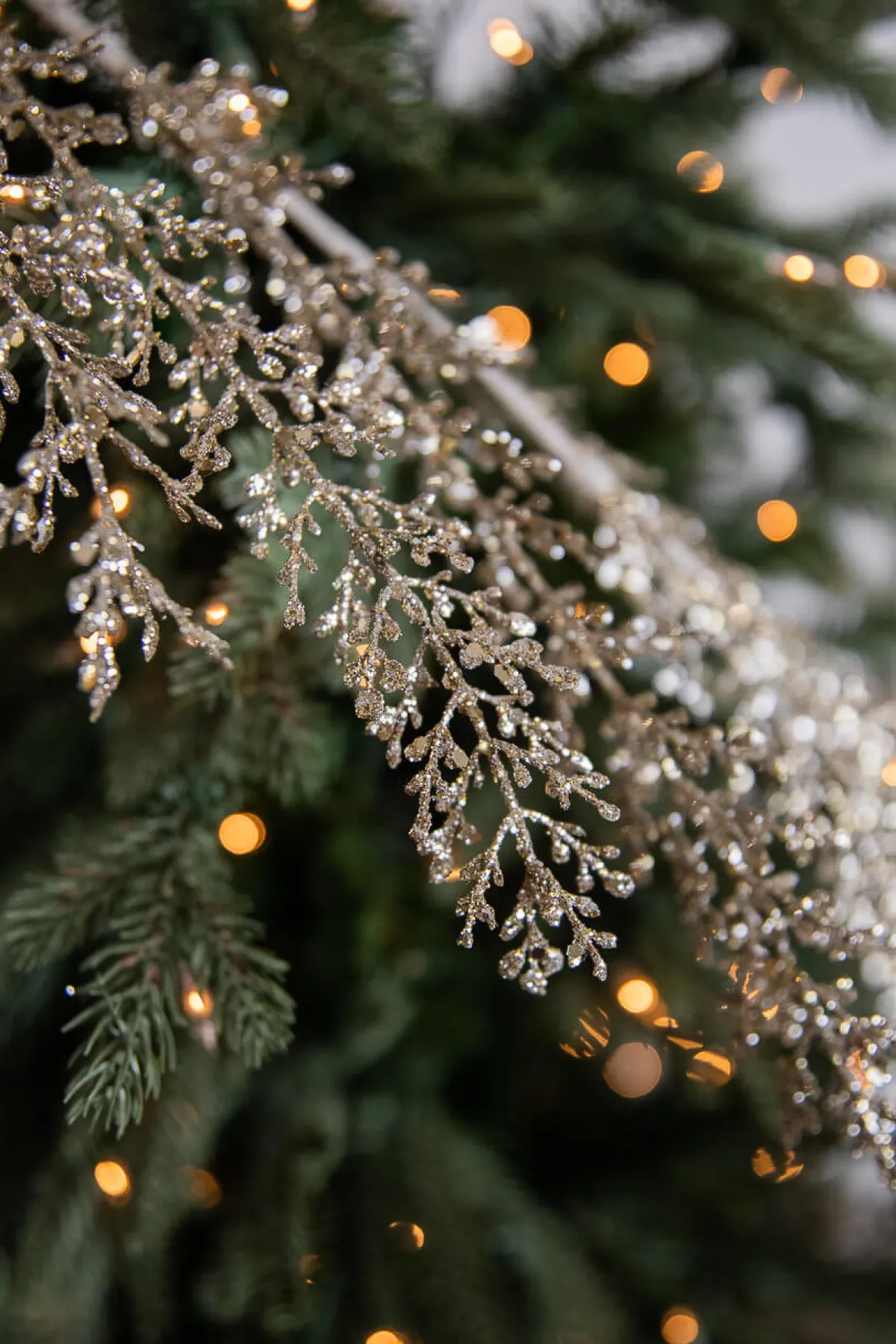 Decorator's Warehouse Christmas Garlands^48" Glitter/Sequin Artemisia Garland