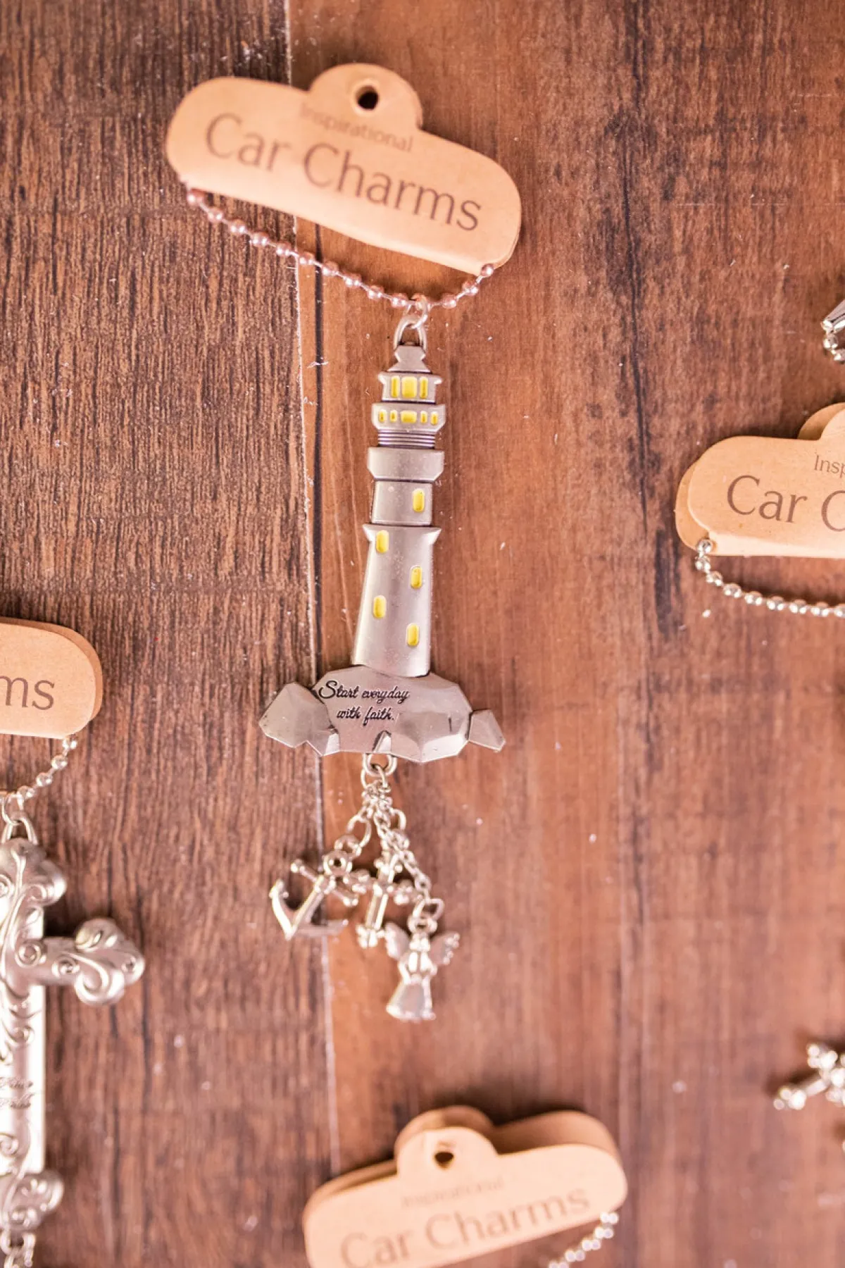 Decorator's Warehouse Christmas Accents^4” Metal Inspirational Car Charms