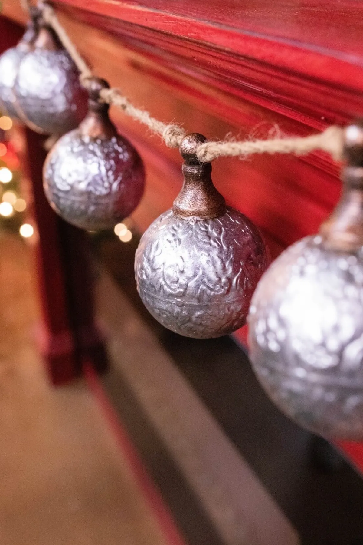 Decorator's Warehouse Christmas Garlands^42” Metal Silver Rustic Ornament Garland