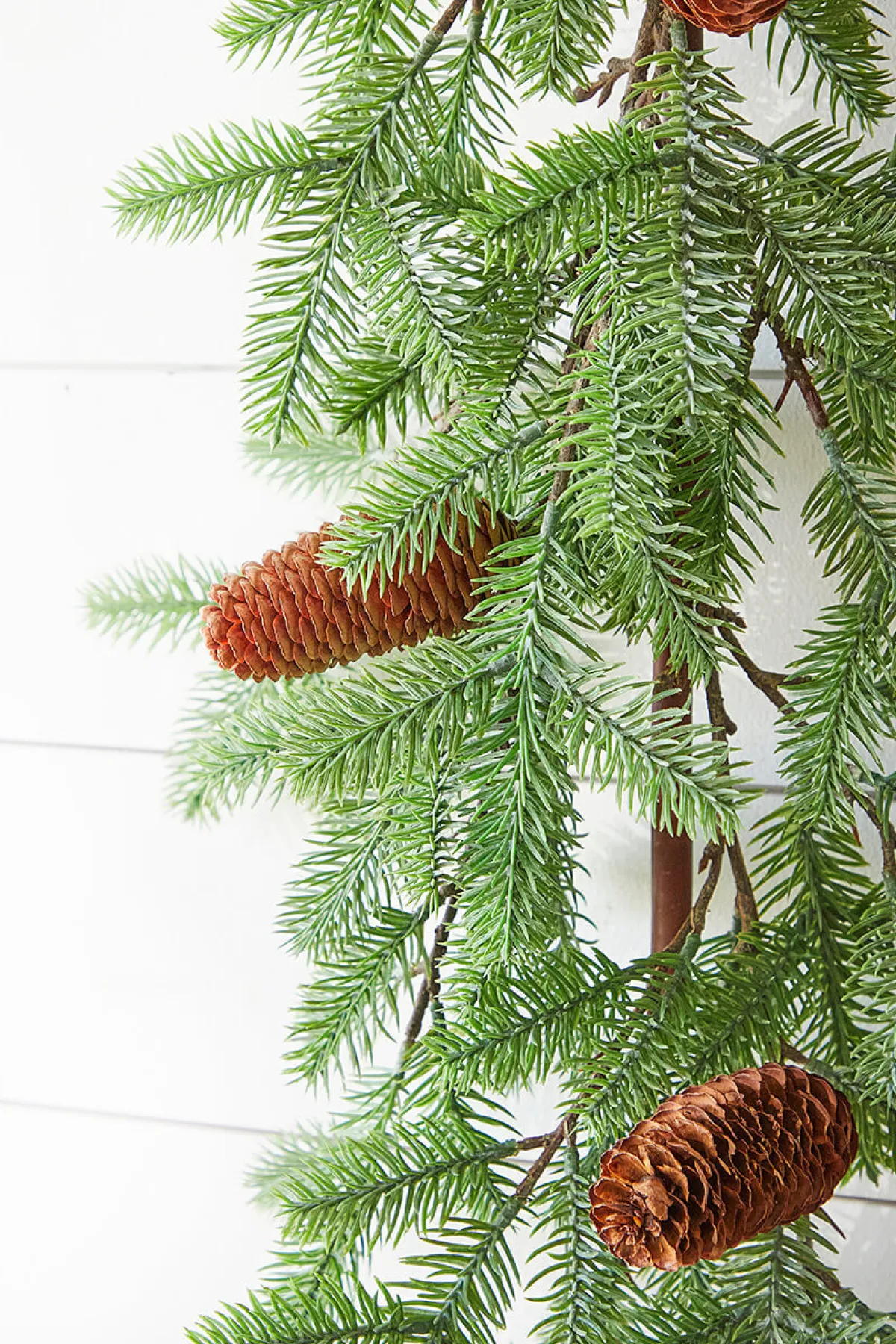 Decorator's Warehouse Christmas Garlands^45" PE Fir Pine With Cones Garland