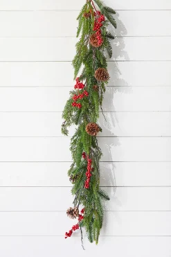 Decorator's Warehouse Christmas Garlands^48" Pine Juniper Berry Garland