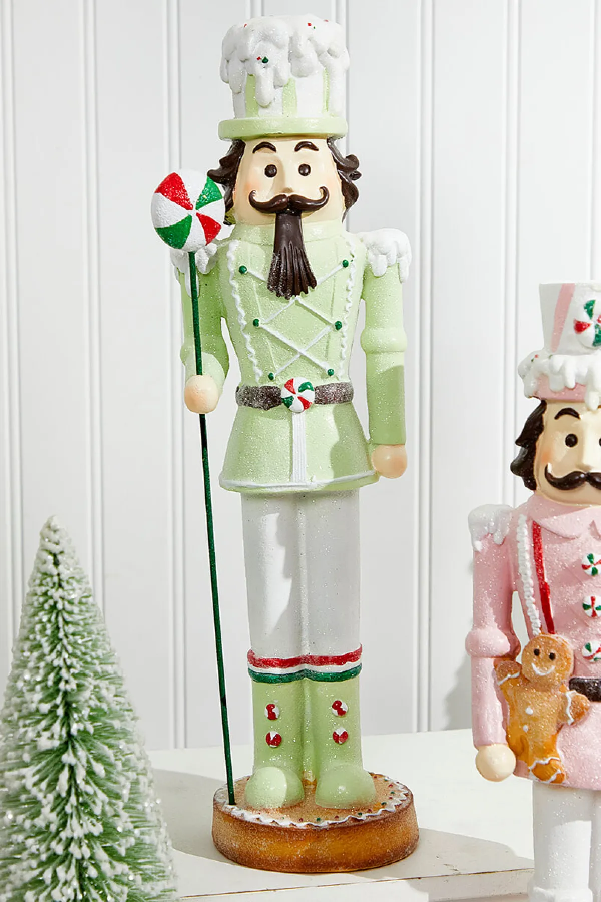 Decorator's Warehouse Christmas Accents^16" Resin Kringle's Bakery Nutcracker