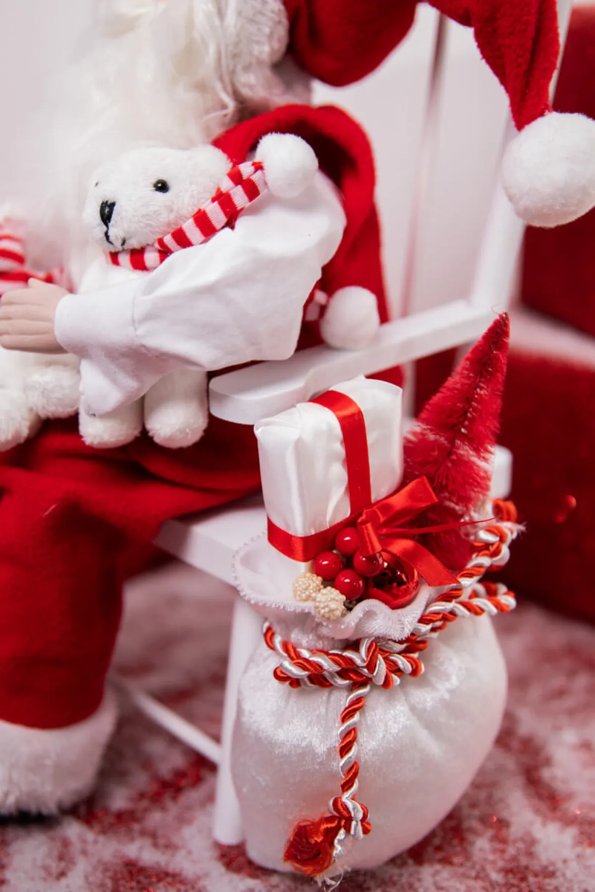Decorator's Warehouse Christmas Accents^14” Santa In Chair With Bears