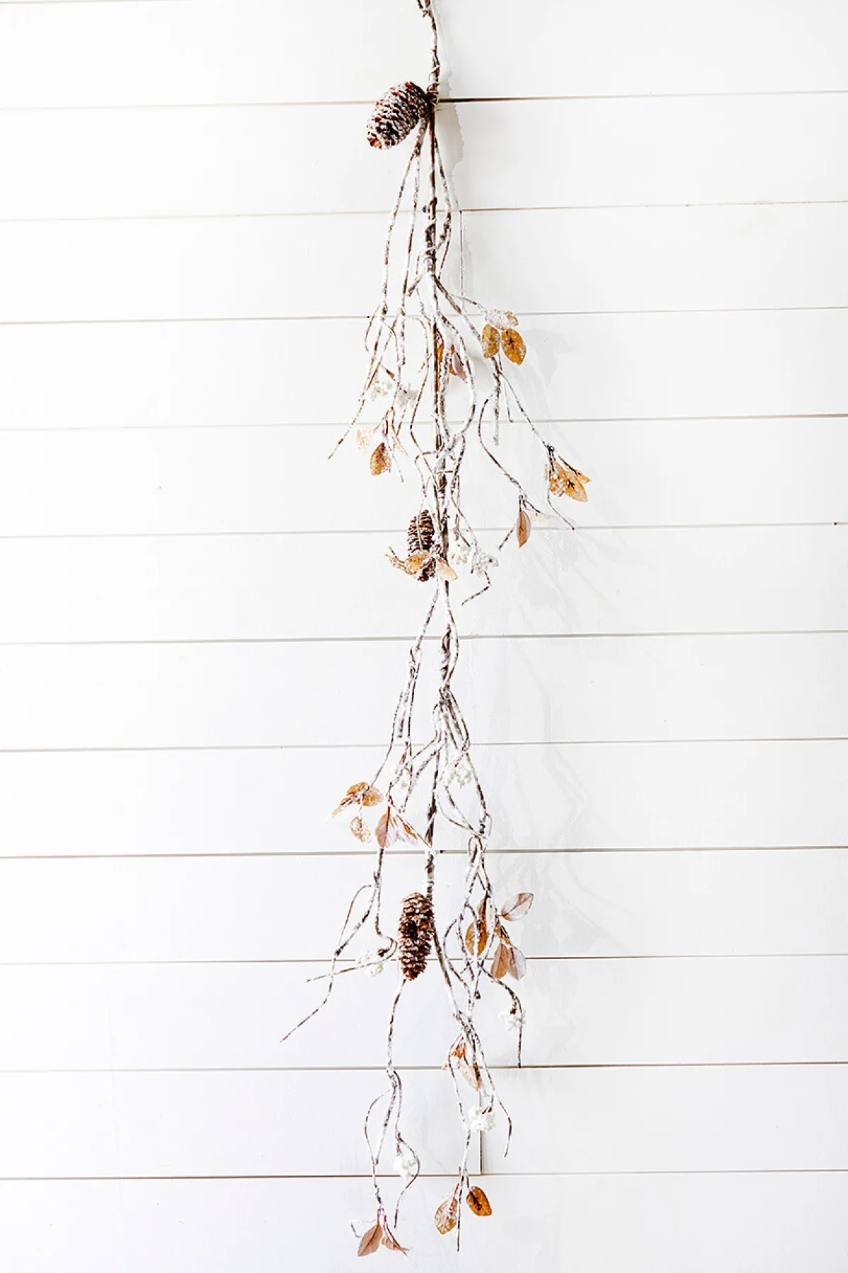 Decorator's Warehouse Christmas Garlands^48" Snow W/Glitter Winter Chalet Garland - Natural/Frost