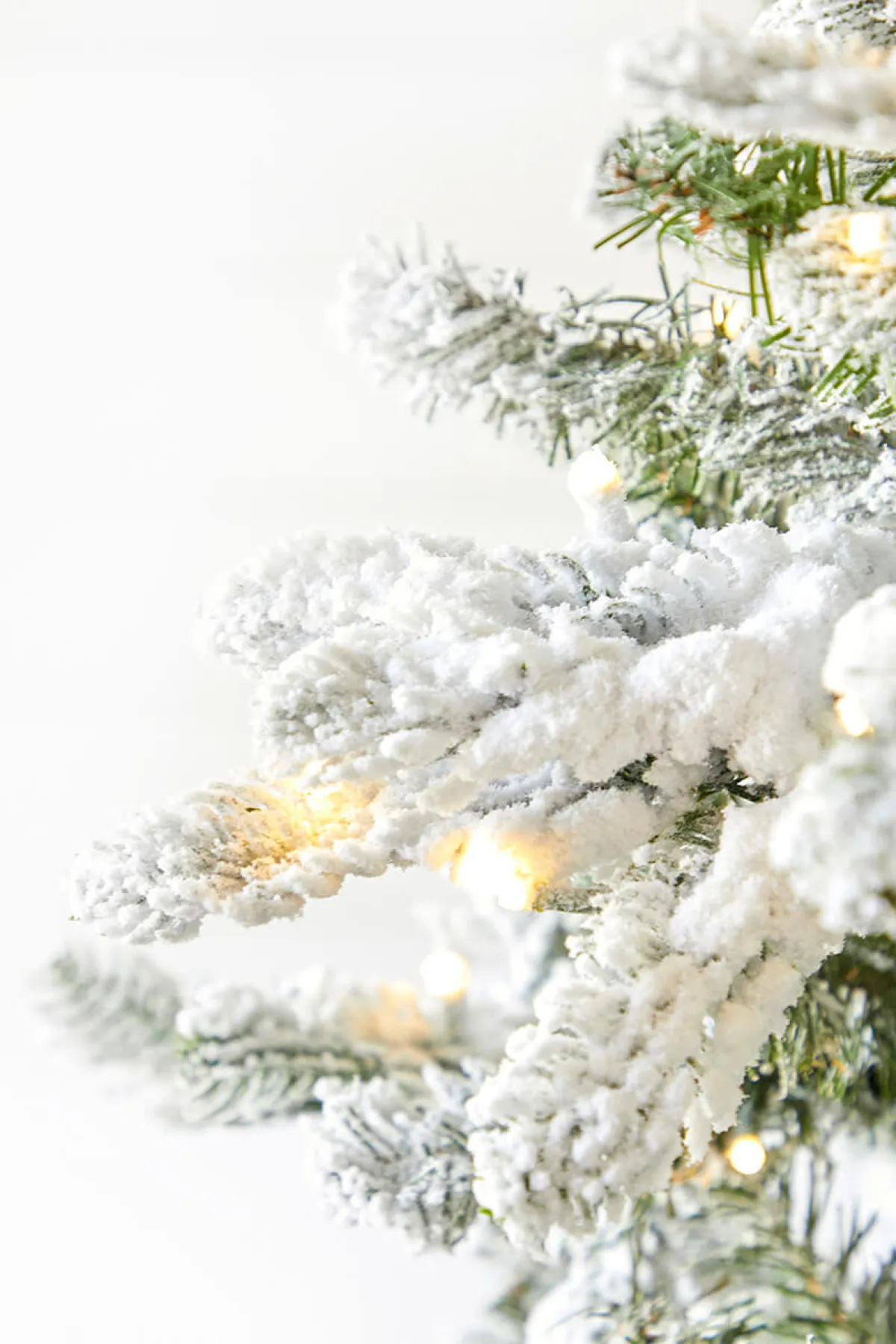 Decorator's Warehouse Christmas Trees|Christmas Trees^7.5' Snowcrest Pencil Pine Artificial Christmas Tree With 500 Color-Changing Lights