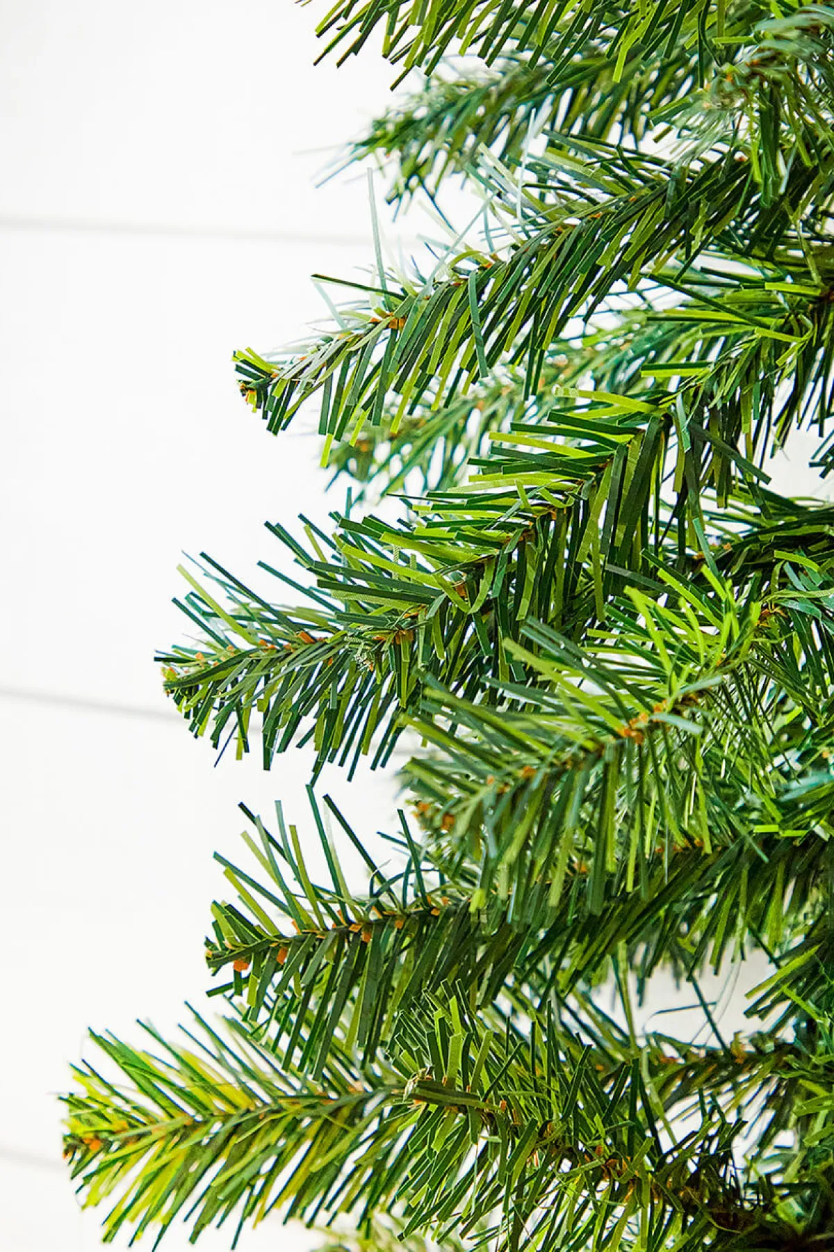 Decorator's Warehouse Christmas Garlands^9' X 10" Norway Pine Garland 200T