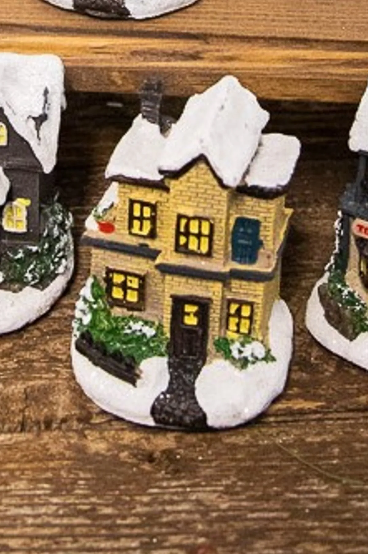 Decorator's Warehouse Christmas Accents^Lighted Holiday House With Battery Powered LEDs