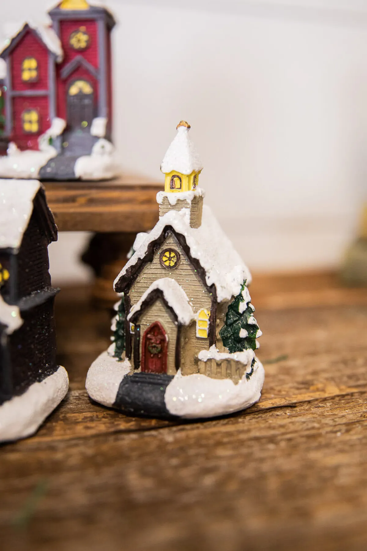 Decorator's Warehouse Christmas Accents^Lighted Holiday House With Battery Powered LEDs