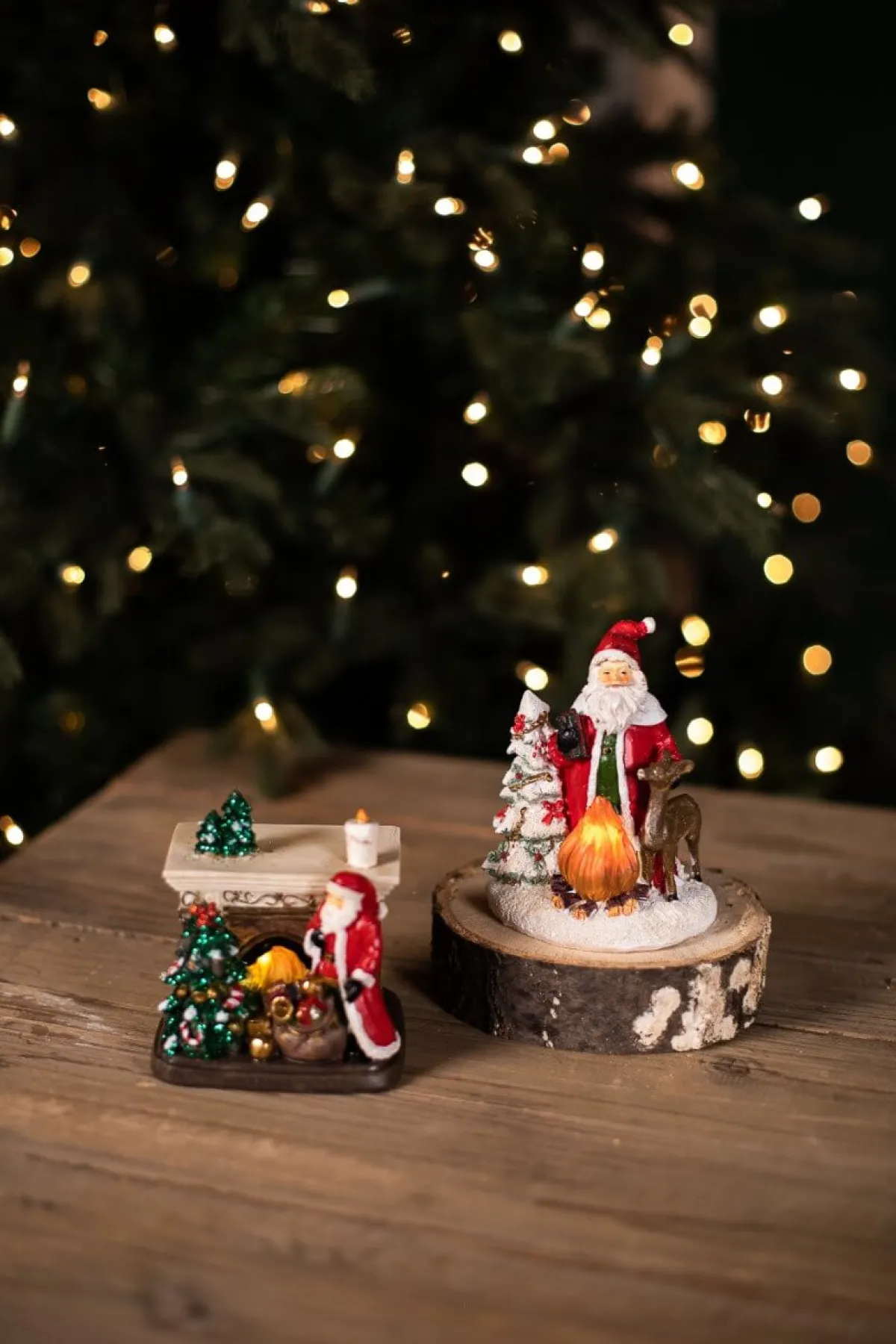 Decorator's Warehouse Christmas Accents^Resin Light Up Santa Mantle Scene