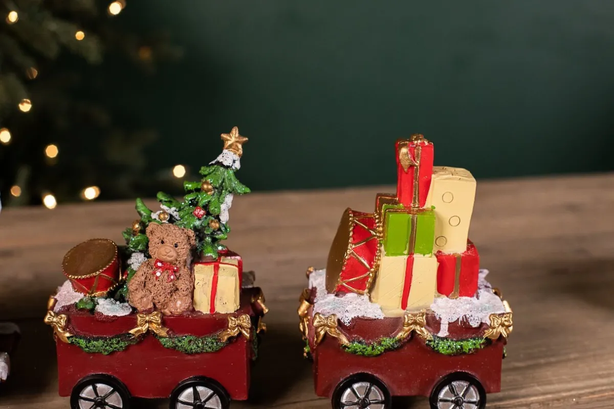 Decorator's Warehouse Christmas Accents^Resin Santa Train - Set Of 3